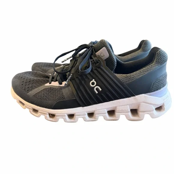 ON RUNNING Cloudswift Sneakers Women’s Size 9